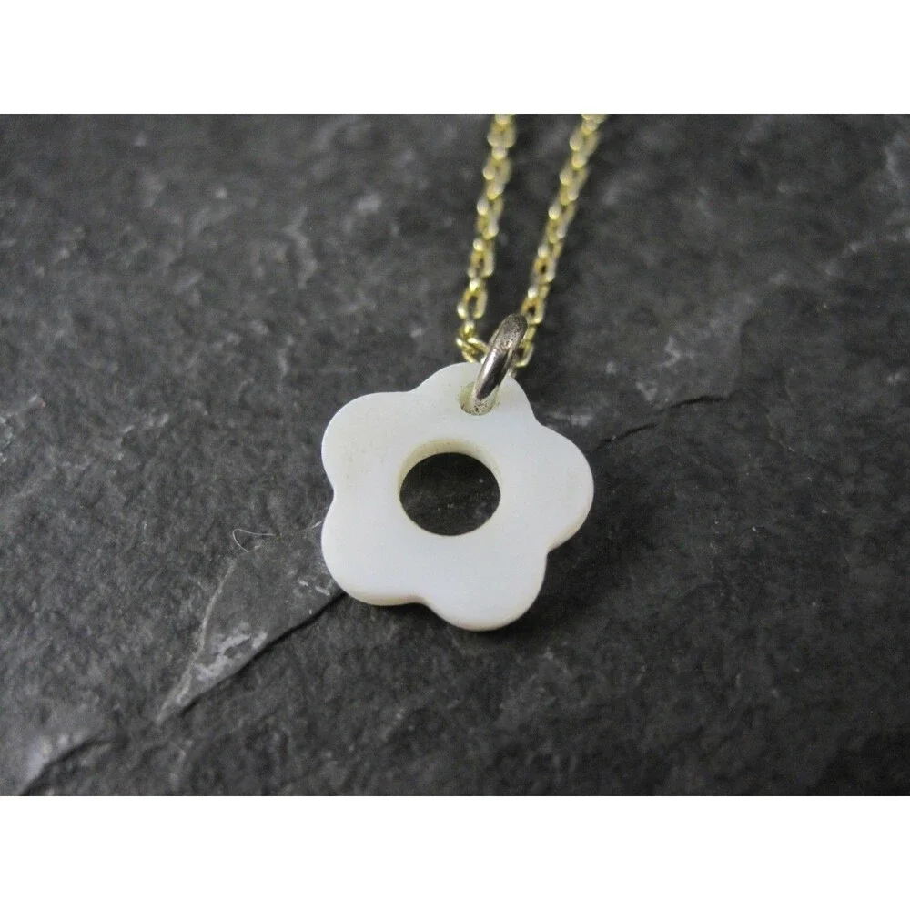 Madewell Mother of Pearl Flower Necklace - Picture 7 of 9